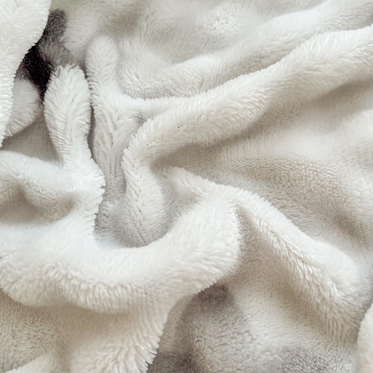 91家纺网 家纺一手货源 找家纺 慕梵家居 2025新款泡泡绒床笠泡泡兔绒床罩外贸可以定做尺寸单品床笠单件床笠 幸运狗