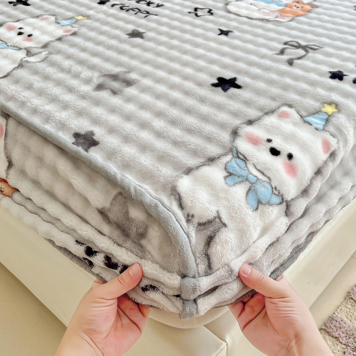 91家纺网 家纺一手货源 找家纺 慕梵家居 2025新款泡泡绒床笠泡泡兔绒床罩外贸可以定做尺寸单品床笠单件床笠 幸运狗