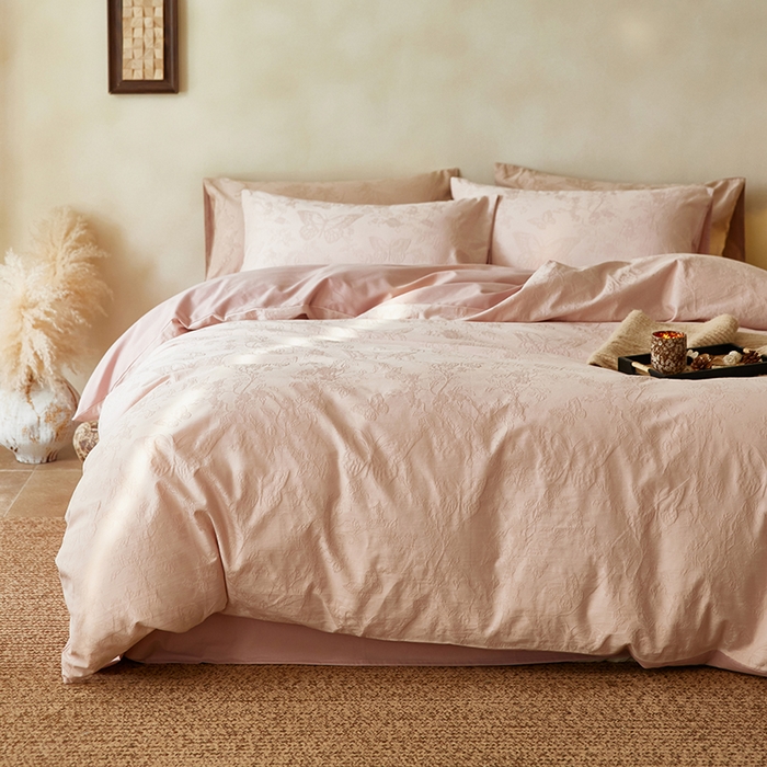 91家纺网 家纺一手货源 找家纺 风向标家纺 2025新款全棉纯棉提花磨毛四件套-蝶影繁花系列 蝶影-纱语