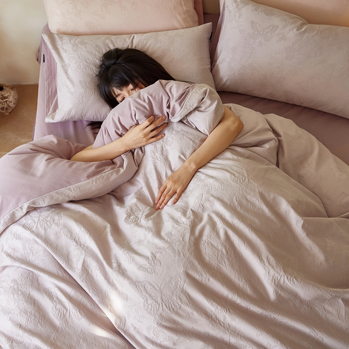 91家纺网 家纺一手货源 找家纺 风向标家纺 2025新款全棉纯棉提花磨毛四件套-蝶影繁花系列 蝶影-紫柔