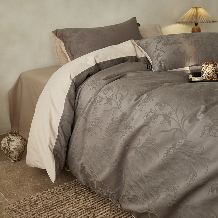 91家纺网 家纺一手货源 找家纺 风向标家纺 2025新款全棉纯棉提花磨毛四件套-蝶影繁花系列 繁花-摩卡