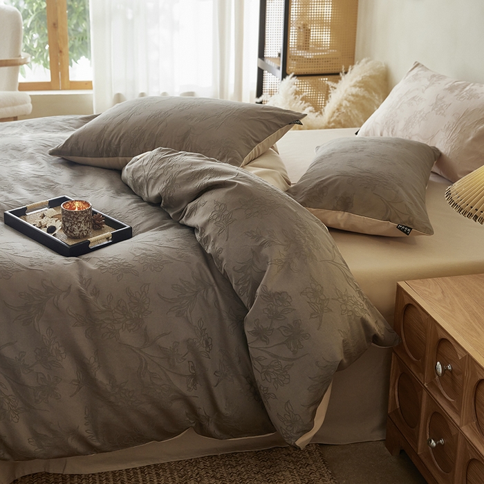 91家纺网 家纺一手货源 找家纺 风向标家纺 2025新款全棉纯棉提花磨毛四件套-蝶影繁花系列 繁花-摩卡