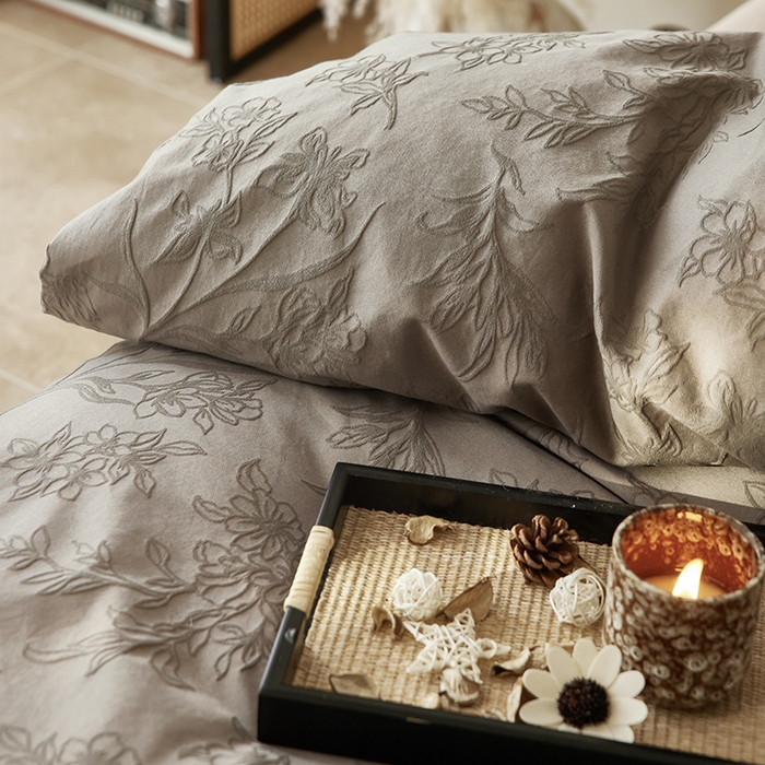 91家纺网 家纺一手货源 找家纺 风向标家纺 2025新款全棉纯棉提花磨毛四件套-蝶影繁花系列 繁花-摩卡