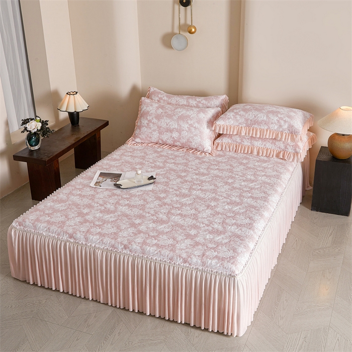 91家纺网 家纺一手货源 找家纺 畅畅家纺 2025新款PE凉感豆豆冰豆豆冰丝床裙款三件套 红玫瑰