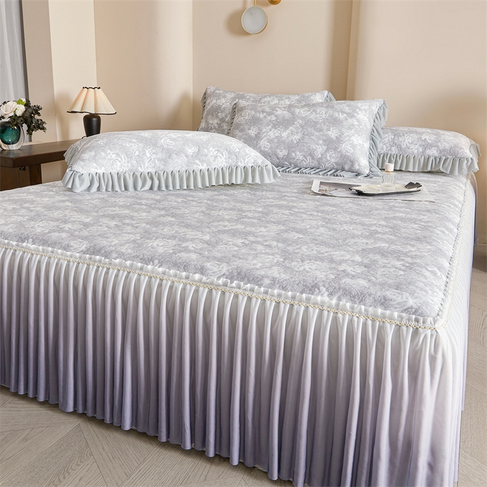 91家纺网 家纺一手货源 找家纺 畅畅家纺 2025新款PE凉感豆豆冰豆豆冰丝床裙款三件套 灰玫瑰