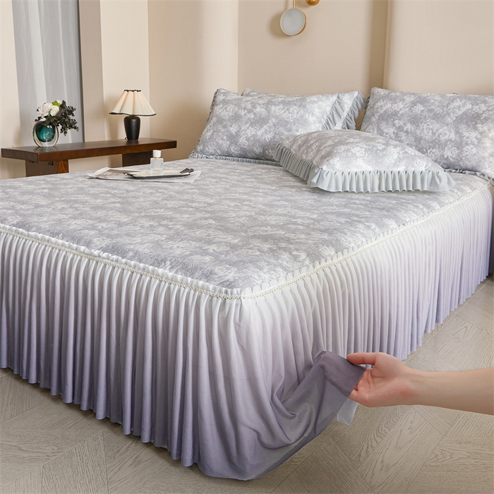 91家纺网 家纺一手货源 找家纺 畅畅家纺 2025新款PE凉感豆豆冰豆豆冰丝床裙款三件套 灰玫瑰