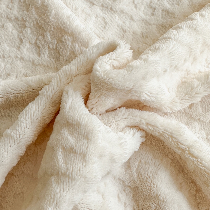 91家纺网 家纺一手货源 找家纺 极简 2025新款立体雕花牛奶绒碎边四件套-米娅 米娅-白