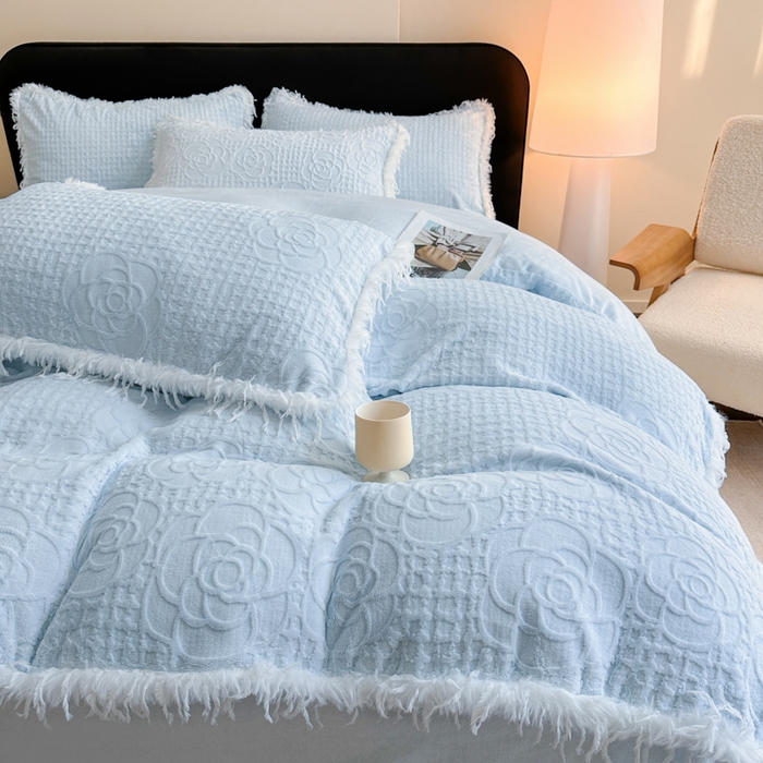 91家纺网 家纺一手货源 找家纺 极简 2025新款立体雕花牛奶绒碎边四件套-米娅 米娅-蓝