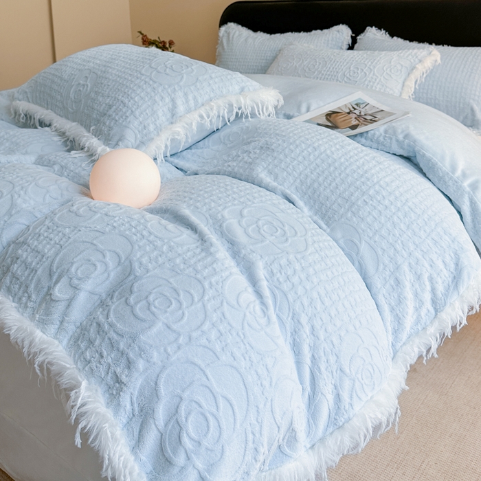 91家纺网 家纺一手货源 找家纺 极简 2025新款立体雕花牛奶绒碎边四件套-米娅 米娅-蓝