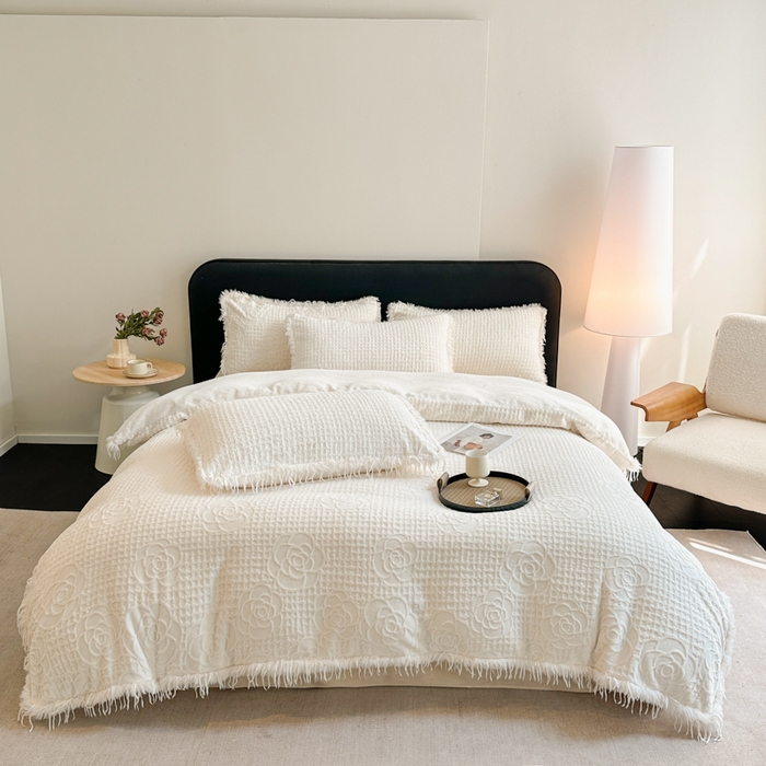 91家纺网 家纺一手货源 找家纺 （总）极简 2025新款立体雕花牛奶绒碎边四件套-米娅