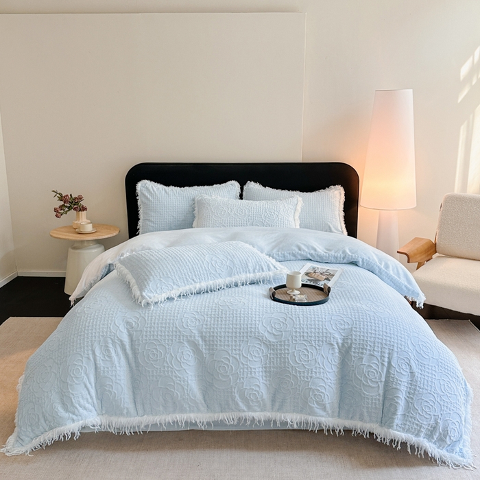 91家纺网 家纺一手货源 找家纺 （总）极简 2025新款立体雕花牛奶绒碎边四件套-米娅