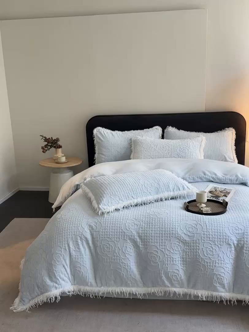 91家纺网 家纺一手货源 找家纺 极简 2025新款立体雕花牛奶绒碎边四件套-米娅 米娅-蓝