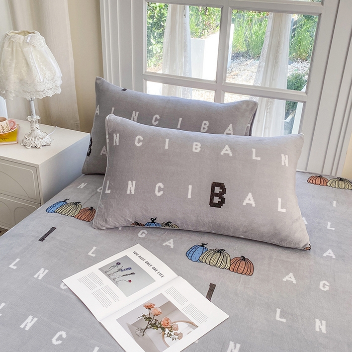 91家纺网 家纺一手货源 找家纺 优米家纺 2025新款加厚舒适牛奶绒床单床单单件 南瓜屋