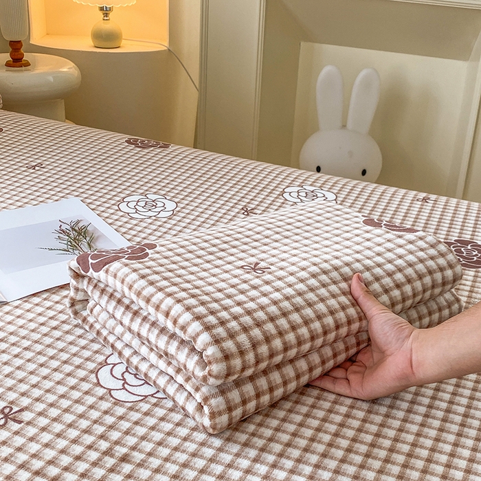 91家纺网 家纺一手货源 找家纺 优米家纺 2025新款加厚舒适牛奶绒床单床单单件 山茶花