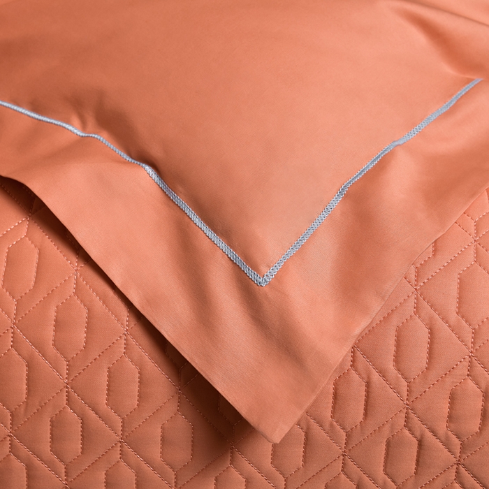 91家纺网 家纺一手货源 找家纺 （总）畅畅家纺 2025新款全棉活性喷气简约轻奢刺绣夹棉床盖款四件套-雅韵