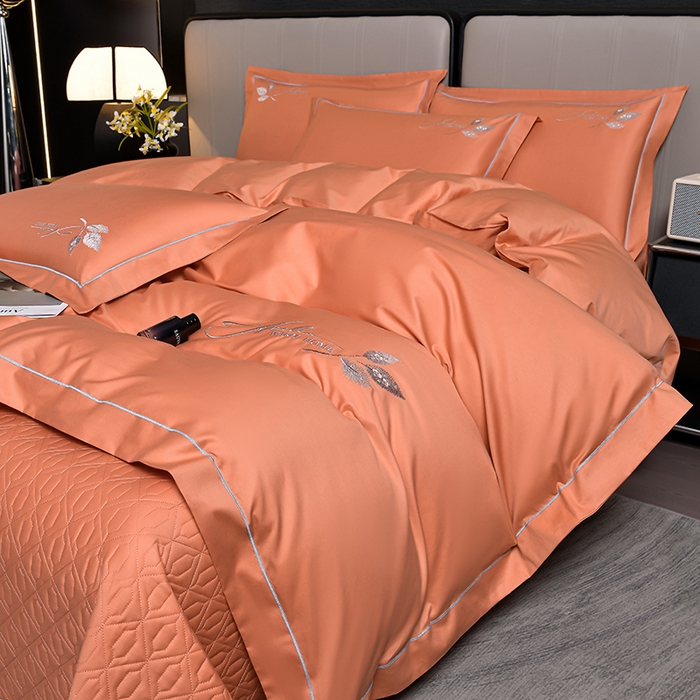 91家纺网 家纺一手货源 找家纺 畅畅家纺 2025新款全棉活性喷气简约轻奢刺绣夹棉床盖款四件套-雅韵 雅韵-橙色