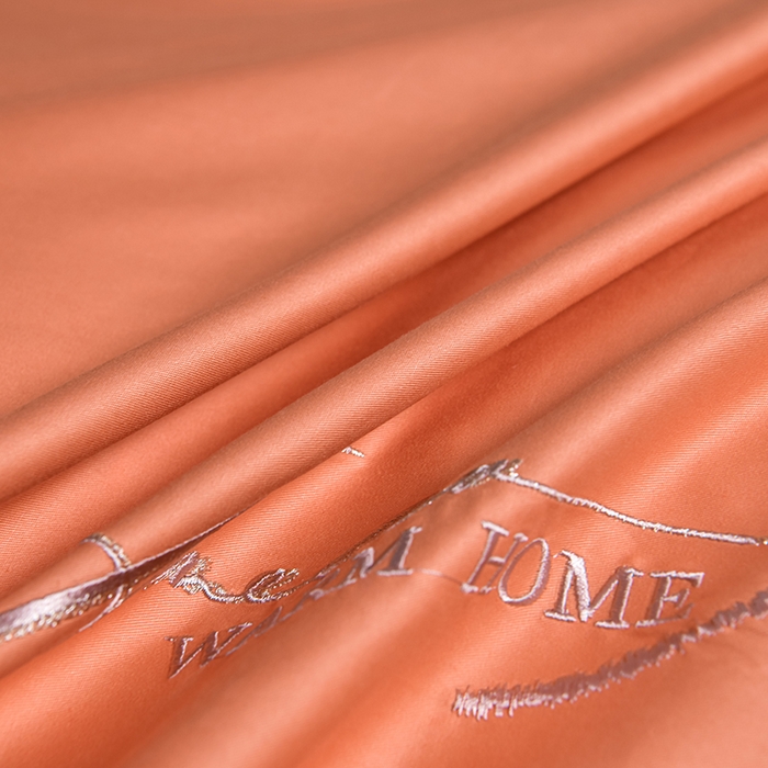 91家纺网 家纺一手货源 找家纺 畅畅家纺 2025新款全棉活性喷气简约轻奢刺绣夹棉床盖款四件套-雅韵 雅韵-橙色