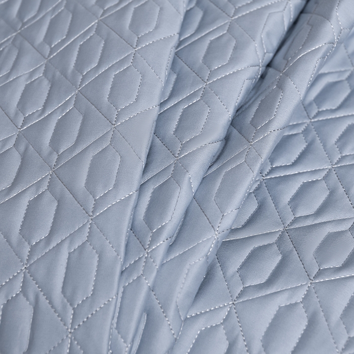 91家纺网 家纺一手货源 找家纺 畅畅家纺 2025新款全棉活性喷气简约轻奢刺绣夹棉床盖款四件套-雅韵 雅韵-灰兰