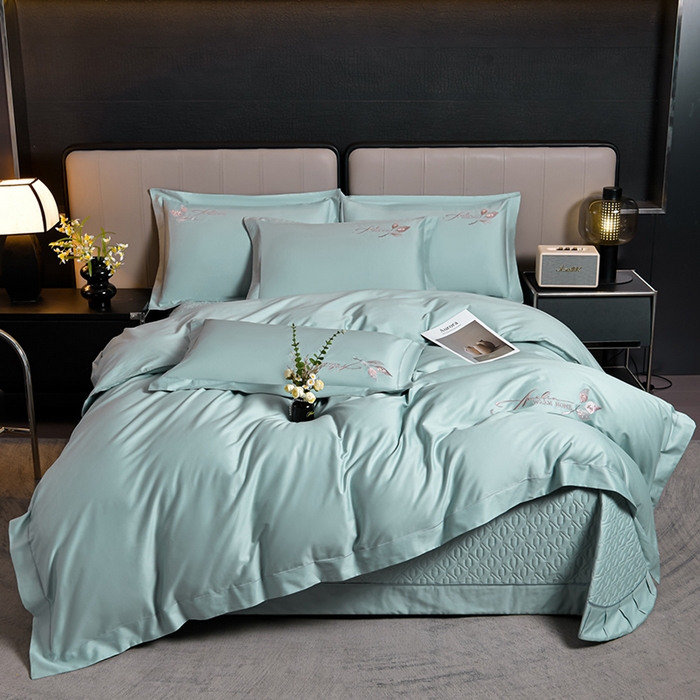 91家纺网 家纺一手货源 找家纺 畅畅家纺 2025新款全棉活性喷气简约轻奢刺绣夹棉床盖款四件套-雅韵 雅韵-青绿