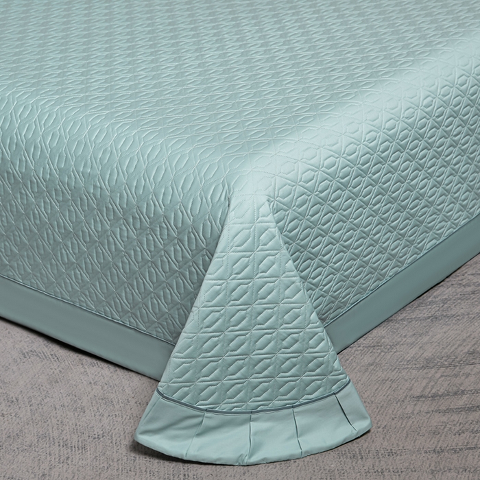 91家纺网 家纺一手货源 找家纺 畅畅家纺 2025新款全棉活性喷气简约轻奢刺绣夹棉床盖款四件套-雅韵 雅韵-青绿