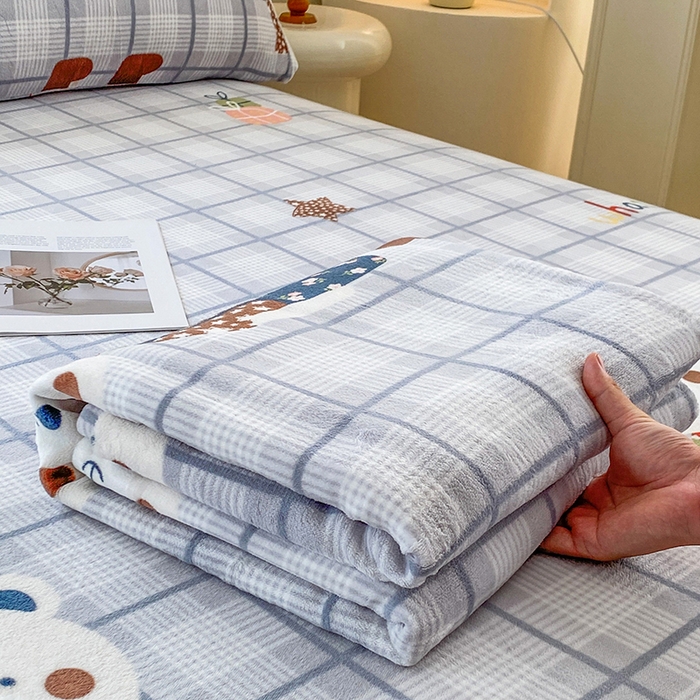 91家纺网 家纺一手货源 找家纺 优米家纺 2025新款加厚舒适牛奶绒床单床单单件 星空小熊