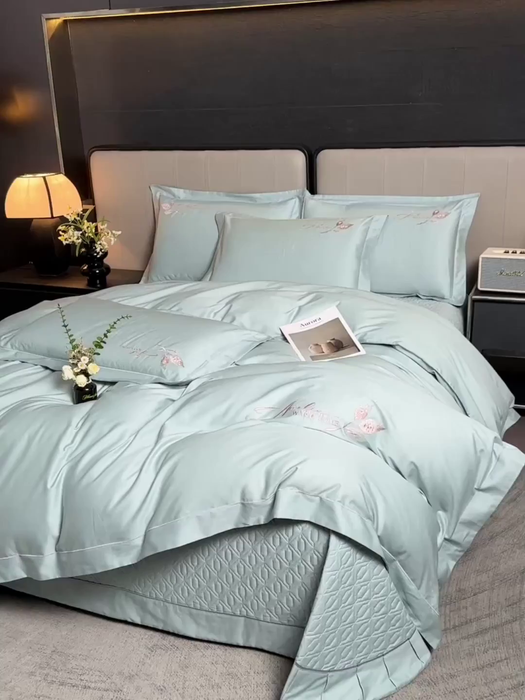 91家纺网 家纺一手货源 找家纺 畅畅家纺 2025新款全棉活性喷气简约轻奢刺绣夹棉床盖款四件套-雅韵 雅韵-青绿