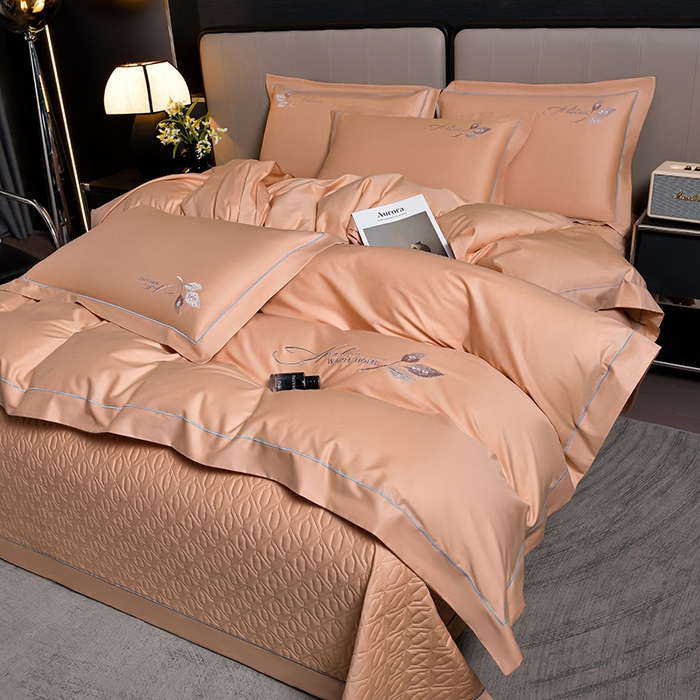 91家纺网 家纺一手货源 找家纺 畅畅家纺 2025新款全棉活性喷气简约轻奢刺绣夹棉床盖款四件套-雅韵 雅韵-香槟