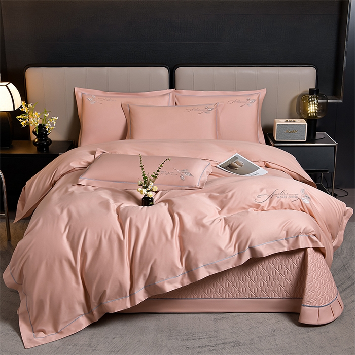 91家纺网 家纺一手货源 找家纺 畅畅家纺 2025新款全棉活性喷气简约轻奢刺绣夹棉床盖款四件套-雅韵 雅韵-胭粉