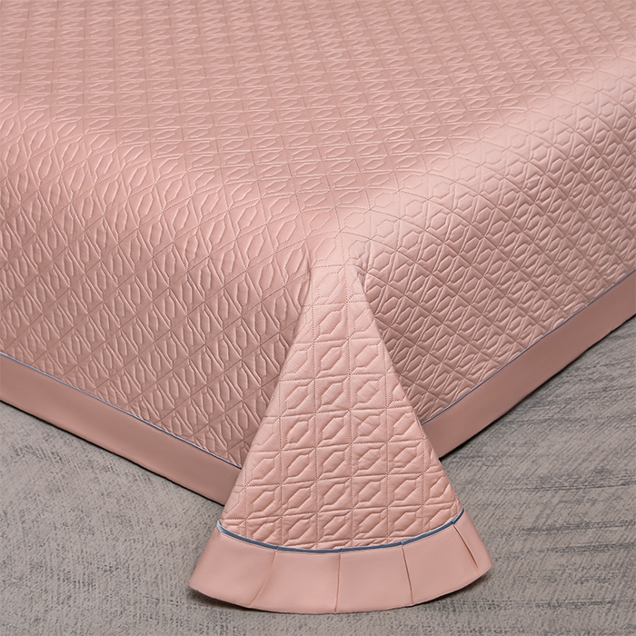 91家纺网 家纺一手货源 找家纺 畅畅家纺 2025新款全棉活性喷气简约轻奢刺绣夹棉床盖款四件套-雅韵 雅韵-胭粉