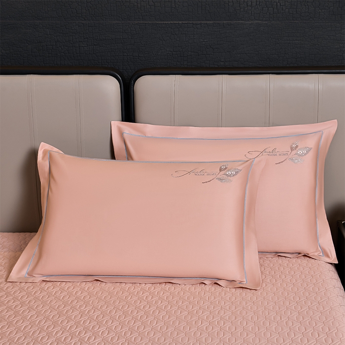 91家纺网 家纺一手货源 找家纺 畅畅家纺 2025新款全棉活性喷气简约轻奢刺绣夹棉床盖款四件套-雅韵 雅韵-胭粉