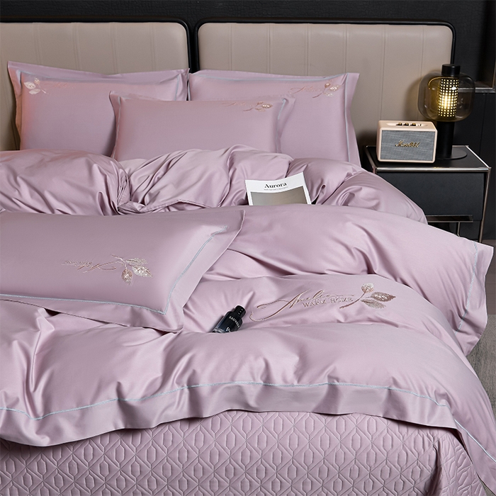 91家纺网 家纺一手货源 找家纺 畅畅家纺 2025新款全棉活性喷气简约轻奢刺绣夹棉床盖款四件套-雅韵 雅韵-紫色