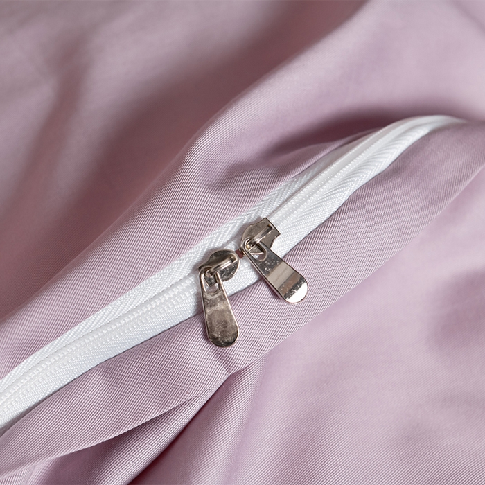 91家纺网 家纺一手货源 找家纺 畅畅家纺 2025新款全棉活性喷气简约轻奢刺绣夹棉床盖款四件套-雅韵 雅韵-紫色