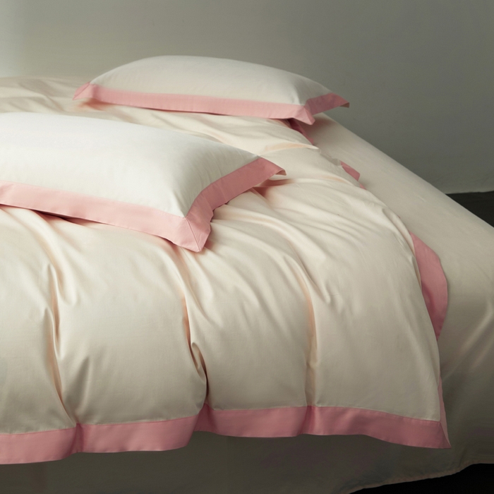 91家纺网 家纺一手货源 找家纺 柔觉家纺 新款50*50双股长绒棉纯色拼角四件套 雅-香草粉