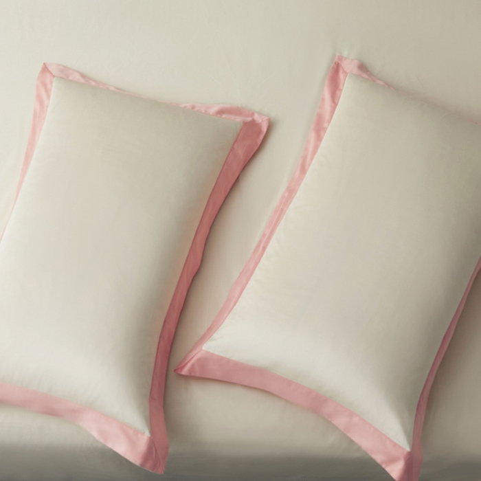 91家纺网 家纺一手货源 找家纺 柔觉家纺 新款50*50双股长绒棉纯色拼角四件套 雅-香草粉