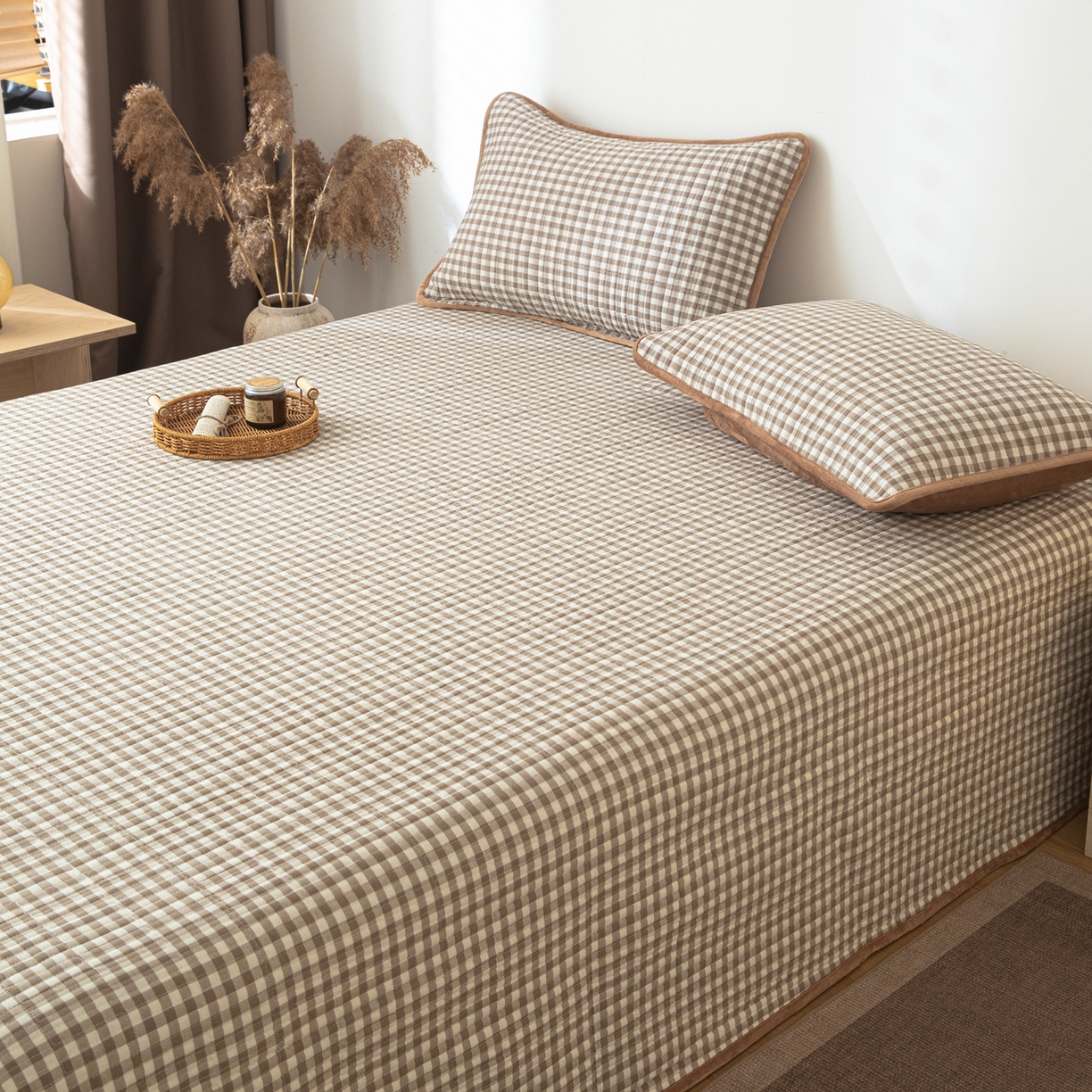 91家纺网 家纺一手货源 找家纺 简宜家居（朝初家纺） 2025新款全棉纯棉色织水洗棉床盖 卡其小格