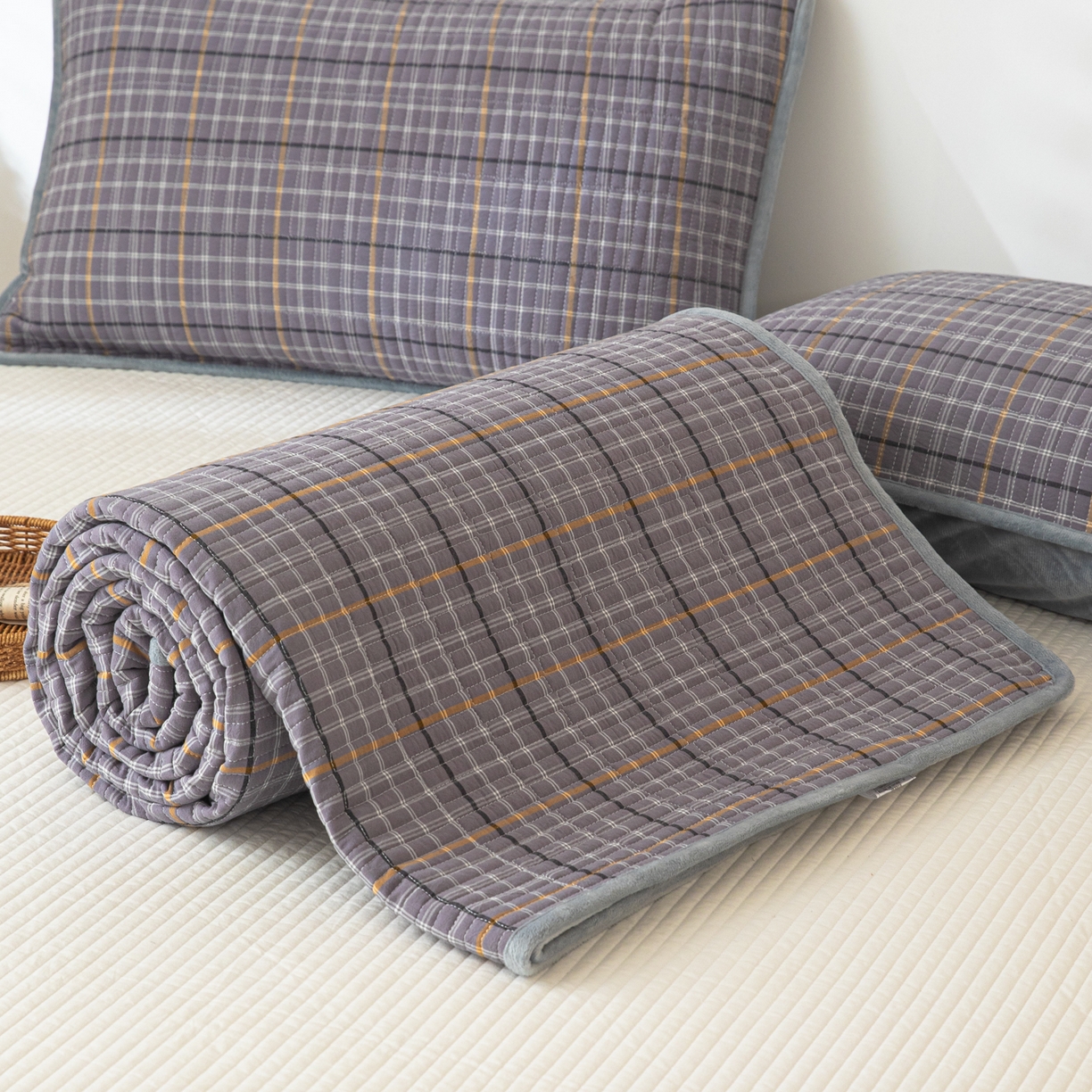 91家纺网 家纺一手货源 找家纺 简宜家居（朝初家纺） 2025新款全棉纯棉色织水洗棉床盖 流苏紫