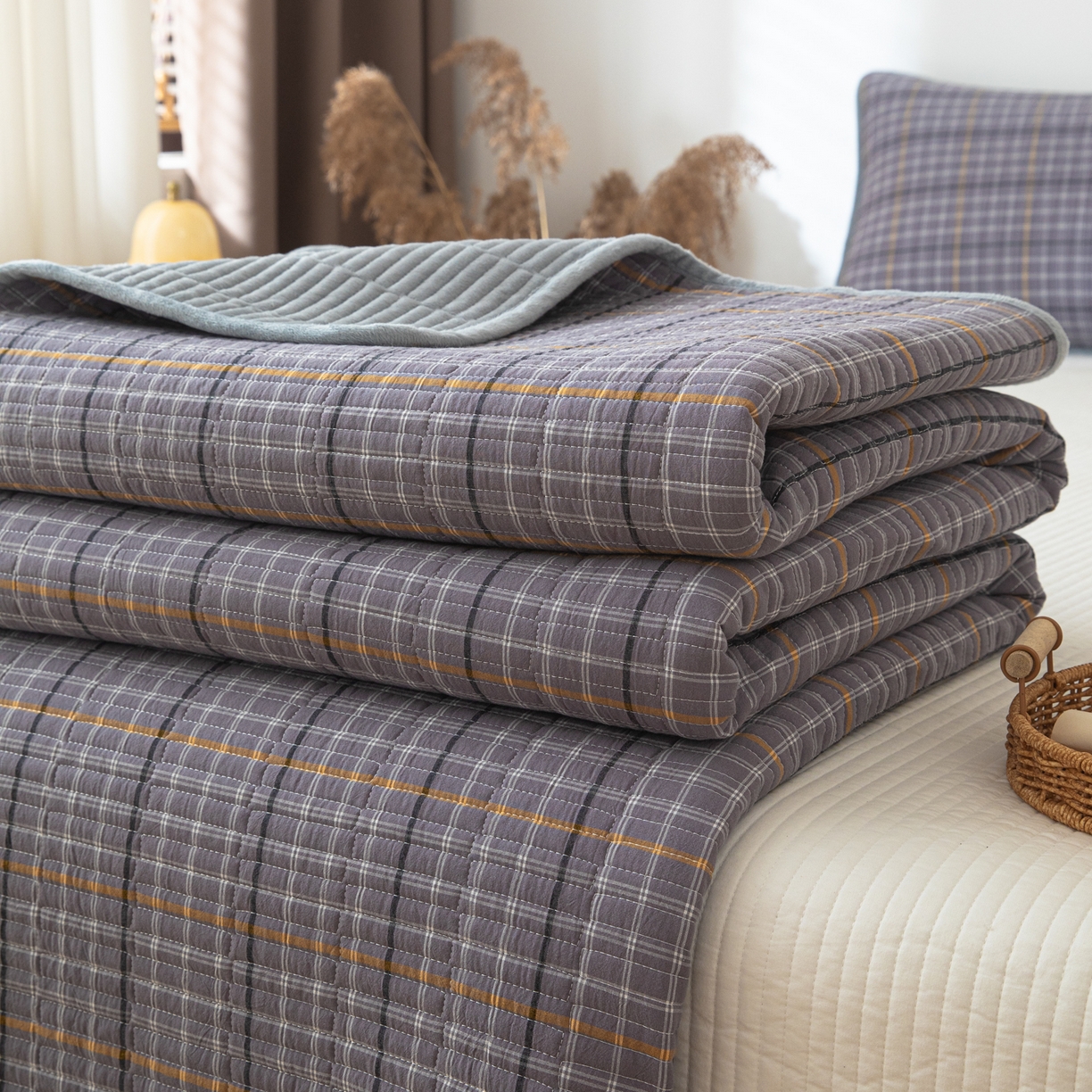 91家纺网 家纺一手货源 找家纺 简宜家居（朝初家纺） 2025新款全棉纯棉色织水洗棉床盖 流苏紫