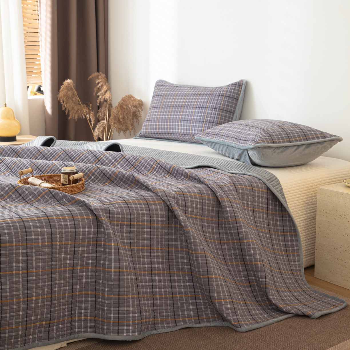 91家纺网 家纺一手货源 找家纺 简宜家居（朝初家纺） 2025新款全棉纯棉色织水洗棉床盖 流苏紫