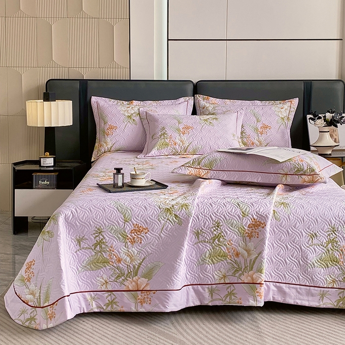 91家纺网 家纺一手货源 找家纺 畅畅家纺 2025春夏款13372全棉纯棉活性印花床盖夹棉加厚绗缝防滑床罩 春盛-紫
