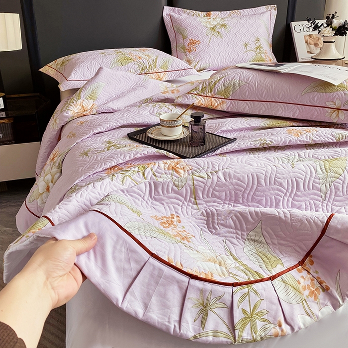 91家纺网 家纺一手货源 找家纺 畅畅家纺 2025春夏款13372全棉纯棉活性印花床盖夹棉加厚绗缝防滑床罩 春盛-紫