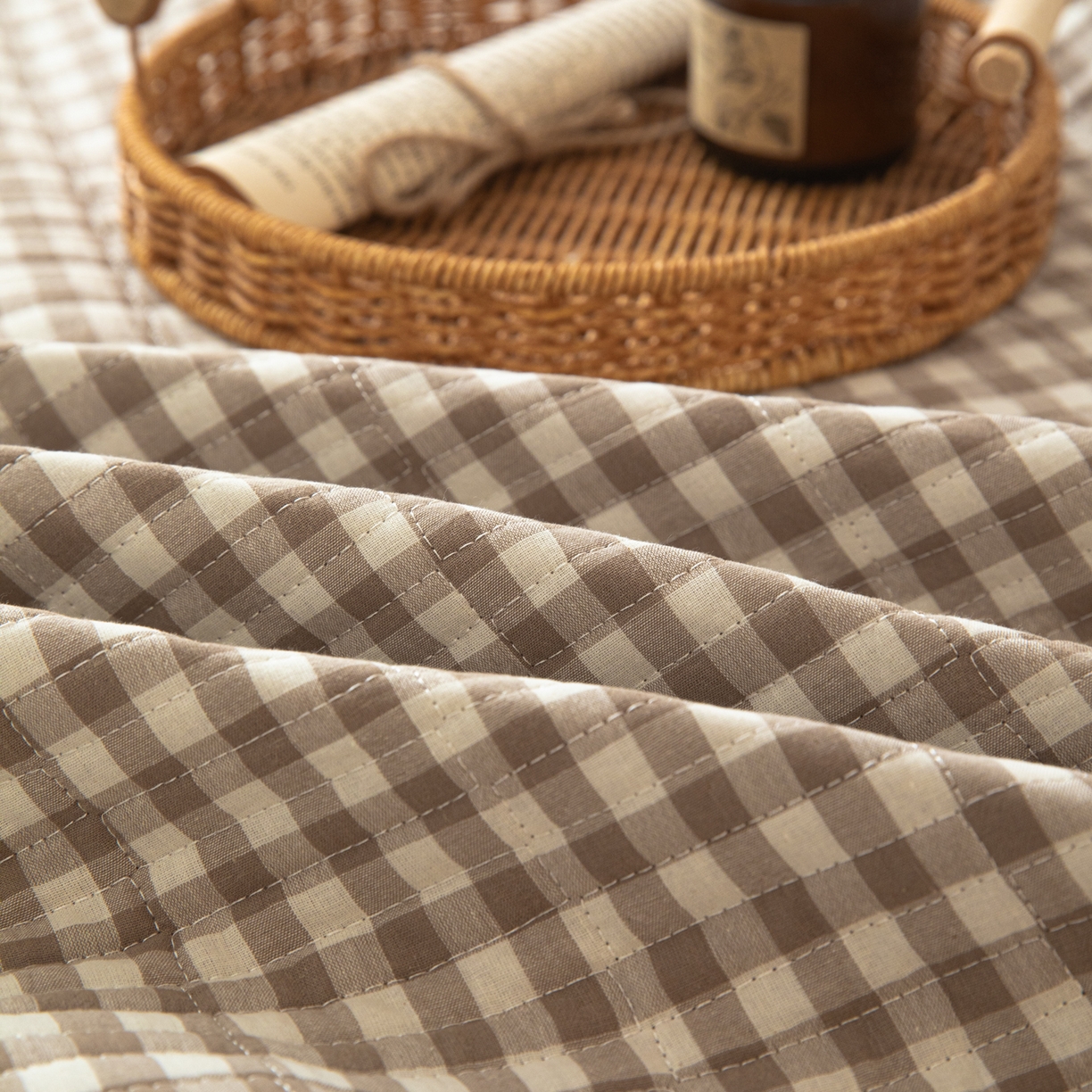 91家纺网 家纺一手货源 找家纺 简宜家居（朝初家纺） 2025新款全棉纯棉色织水洗棉床盖 卡其小格