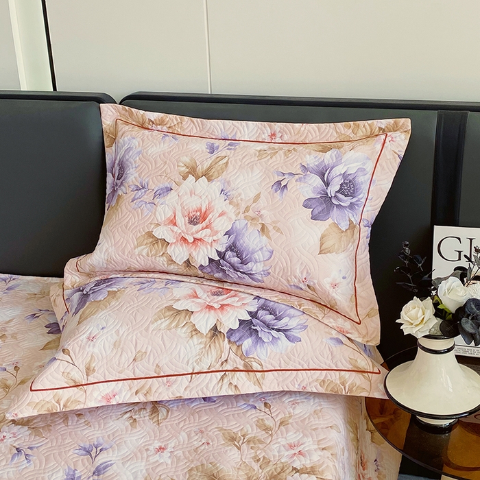 91家纺网 家纺一手货源 找家纺 畅畅家纺 2025春夏款13372全棉纯棉活性印花床盖夹棉加厚绗缝防滑床罩 花几度