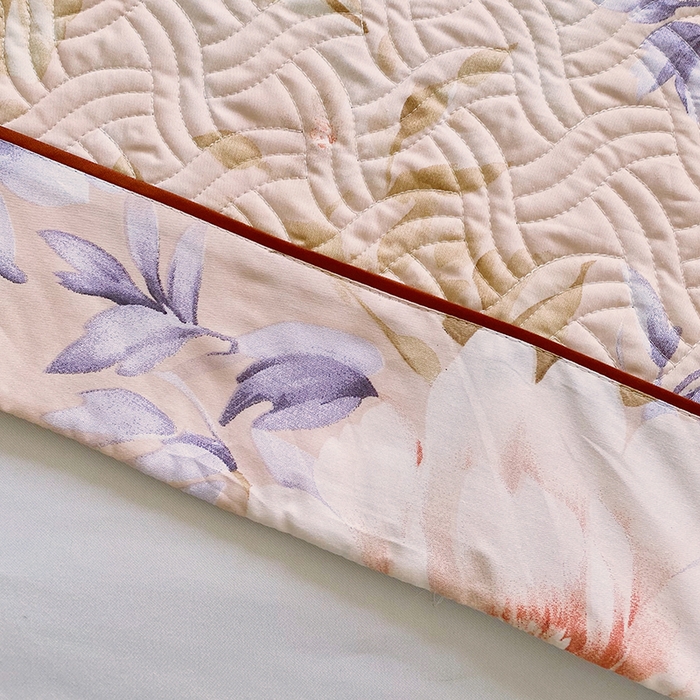 91家纺网 家纺一手货源 找家纺 畅畅家纺 2025春夏款13372全棉纯棉活性印花床盖夹棉加厚绗缝防滑床罩 花几度