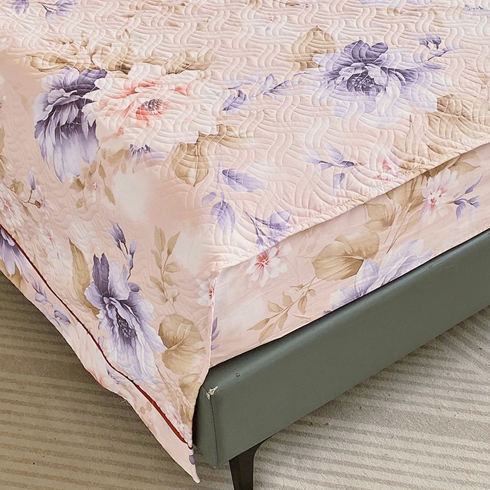 91家纺网 家纺一手货源 找家纺 畅畅家纺 2025春夏款13372全棉纯棉活性印花床盖夹棉加厚绗缝防滑床罩 花几度