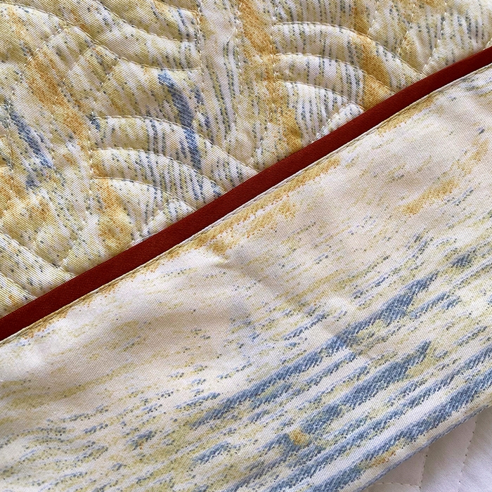 91家纺网 家纺一手货源 找家纺 畅畅家纺 2025春夏款13372全棉纯棉活性印花床盖夹棉加厚绗缝防滑床罩 简兮