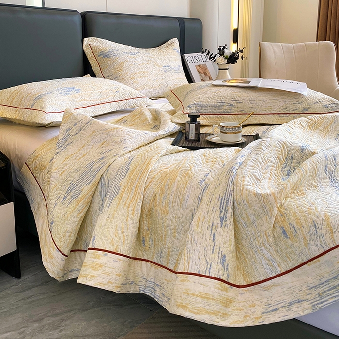 91家纺网 家纺一手货源 找家纺 畅畅家纺 2025春夏款13372全棉纯棉活性印花床盖夹棉加厚绗缝防滑床罩 简兮