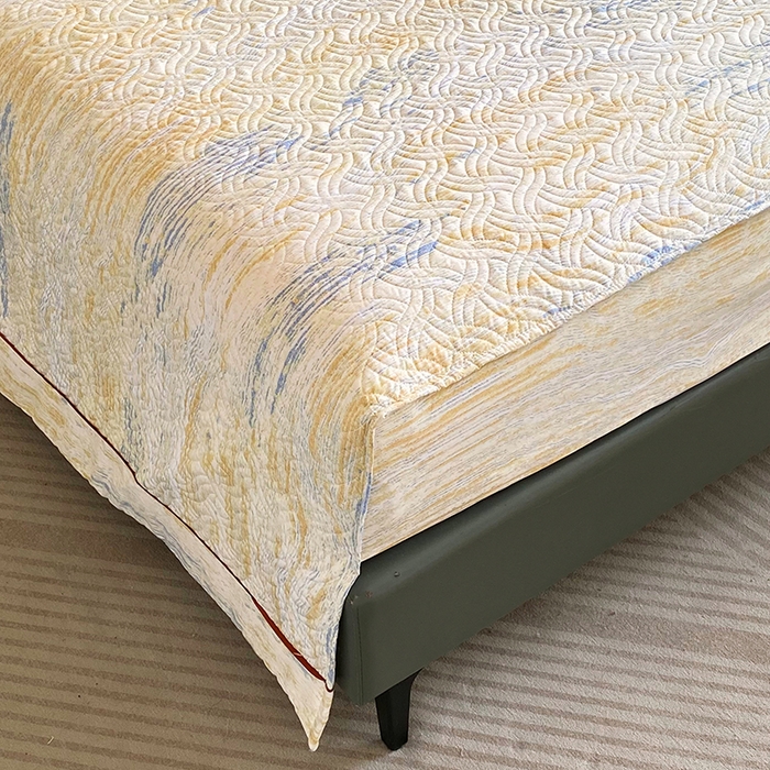 91家纺网 家纺一手货源 找家纺 畅畅家纺 2025春夏款13372全棉纯棉活性印花床盖夹棉加厚绗缝防滑床罩 简兮