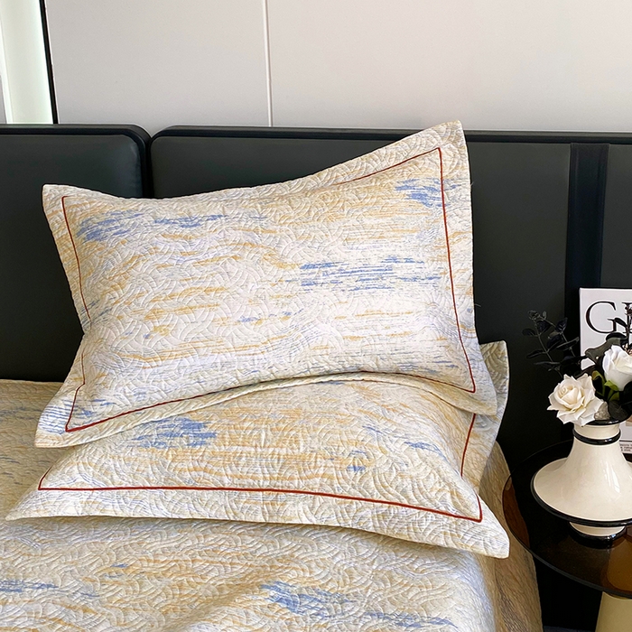 91家纺网 家纺一手货源 找家纺 畅畅家纺 2025春夏款13372全棉纯棉活性印花床盖夹棉加厚绗缝防滑床罩 简兮