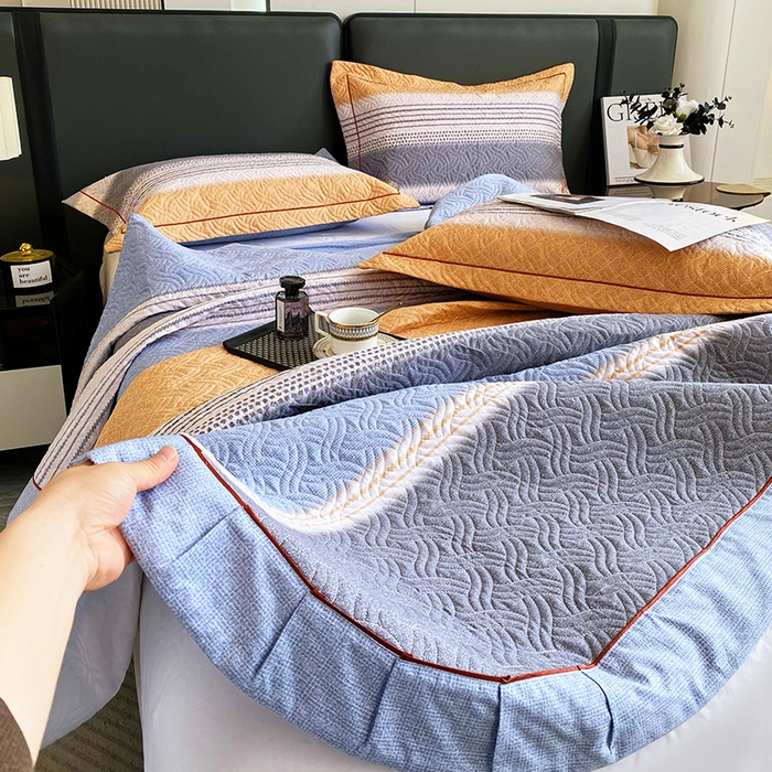 91家纺网 家纺一手货源 找家纺 畅畅家纺 2025春夏款13372全棉纯棉活性印花床盖夹棉加厚绗缝防滑床罩 漫生活