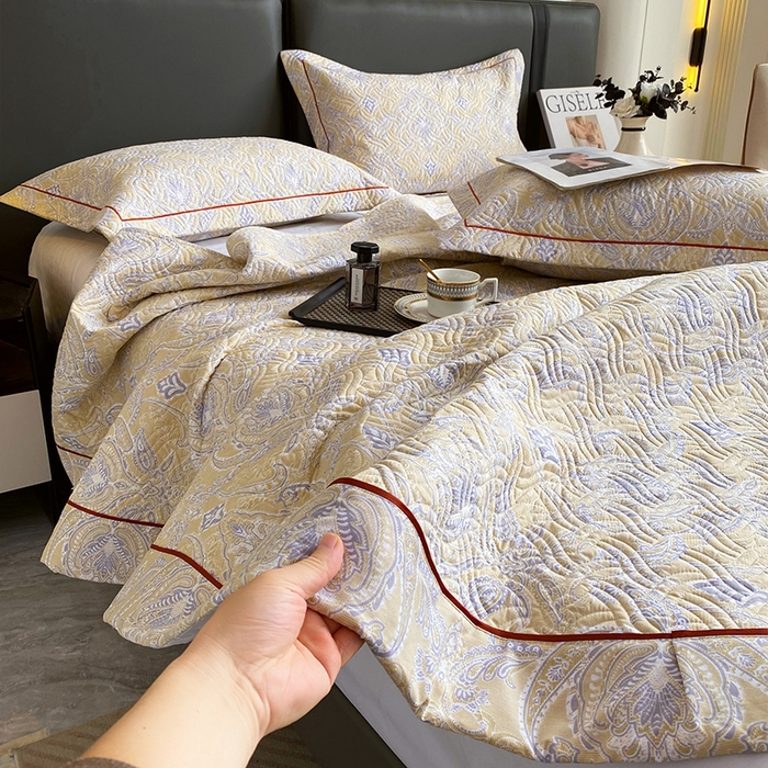 91家纺网 家纺一手货源 找家纺 畅畅家纺 2025春夏款13372全棉纯棉活性印花床盖夹棉加厚绗缝防滑床罩 米拉